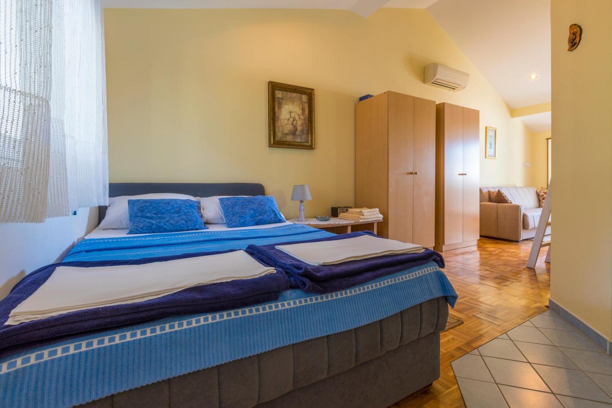 Apartments By The Sea Selce, Crikvenica - 4802 Rom bilde